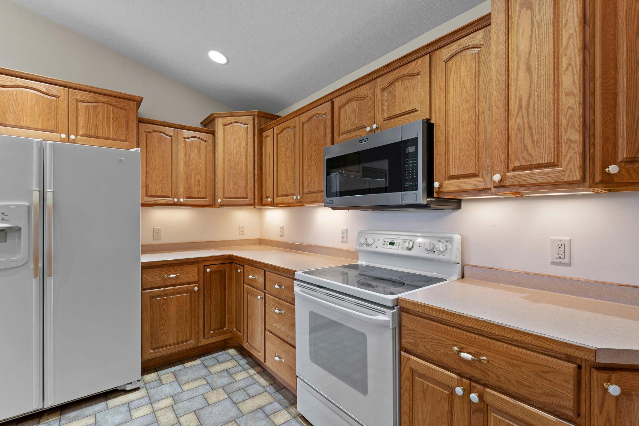 450 Deer Path Osceola, WI 54020 - Photo 8 of 35