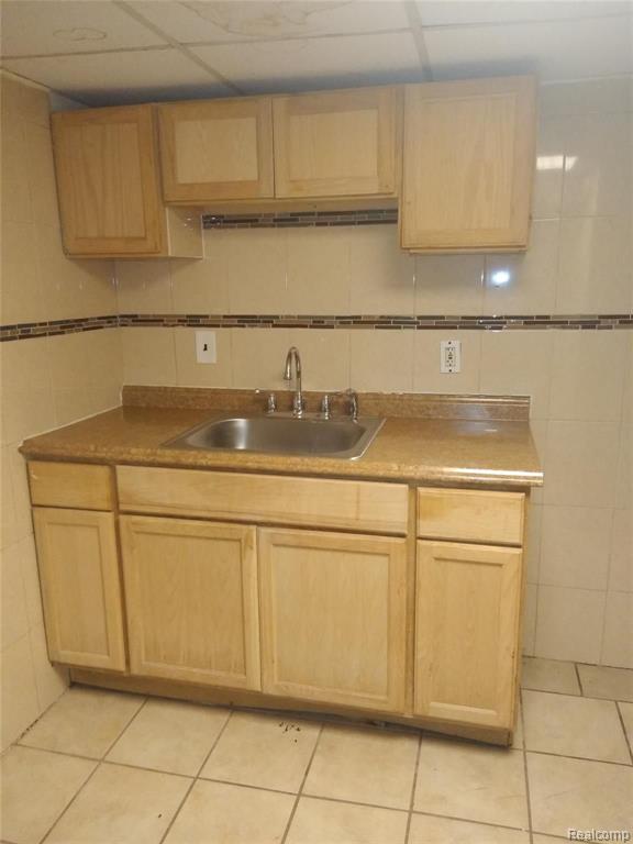 6262 Schaefer Road Dearborn, MI 48126 - Photo 16 of 22