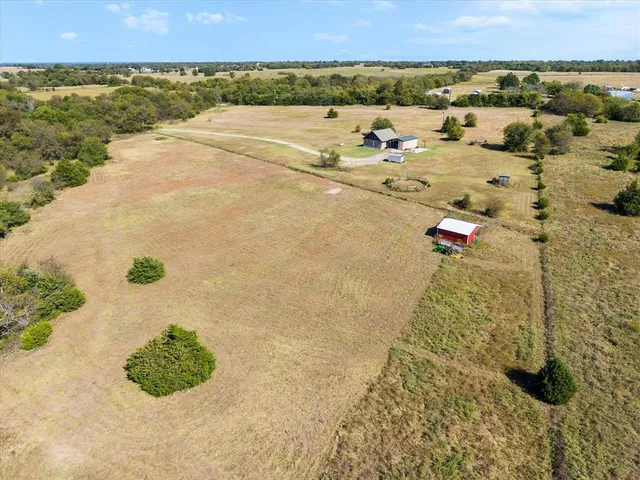 $520,000 | 5512 County Road 1042, Celeste, TX 75423