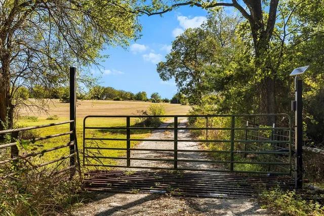 $520,000 | 5512 County Road 1042, Celeste, TX 75423