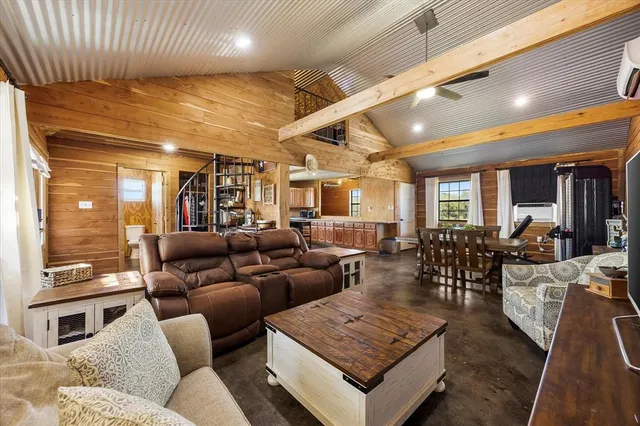 $520,000 | 5512 County Road 1042, Celeste, TX 75423