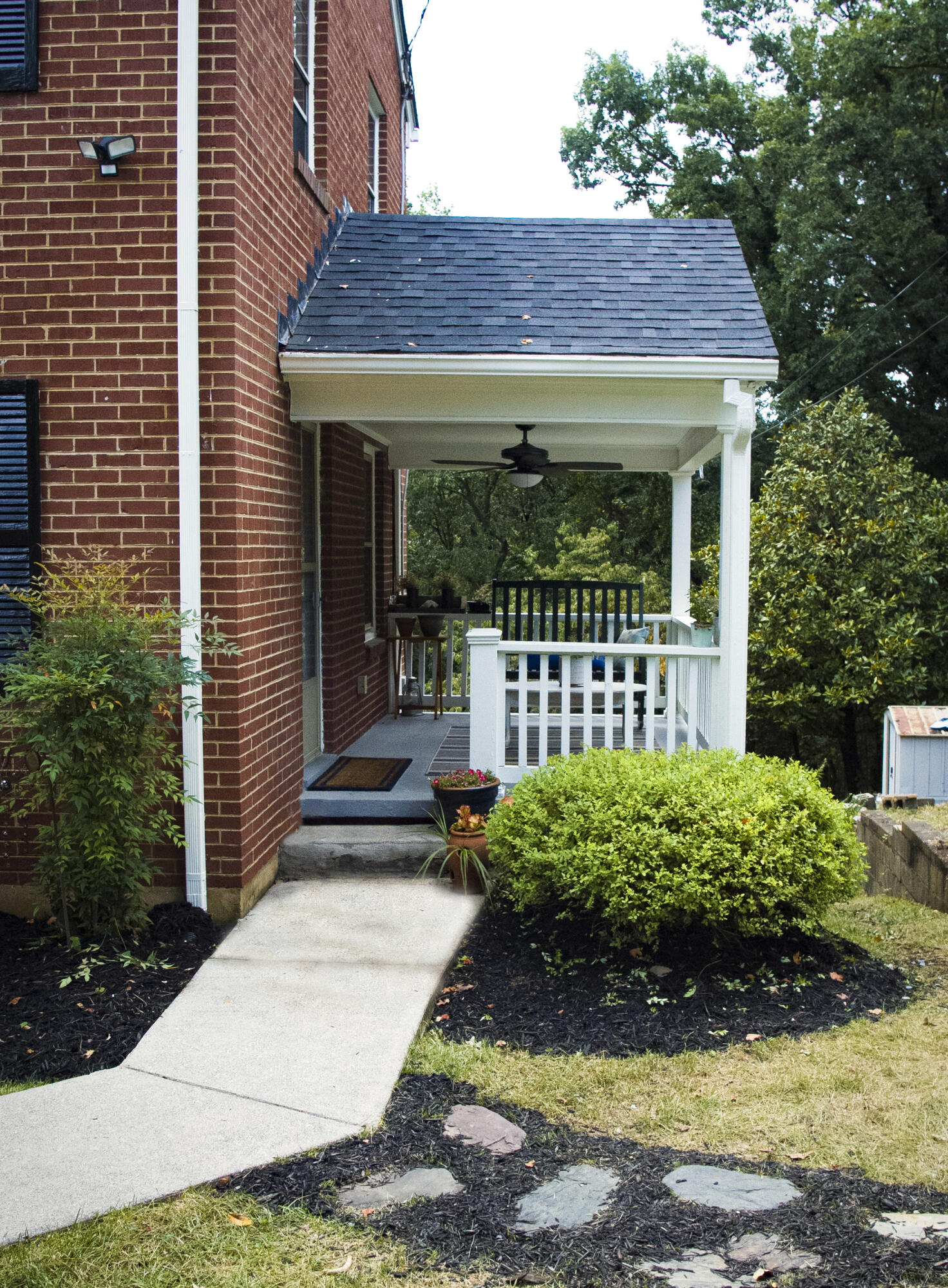 2773 Tillett Road Southwest Roanoke, VA 24015 - Photo 5 of 34 6.Side_Porch_1