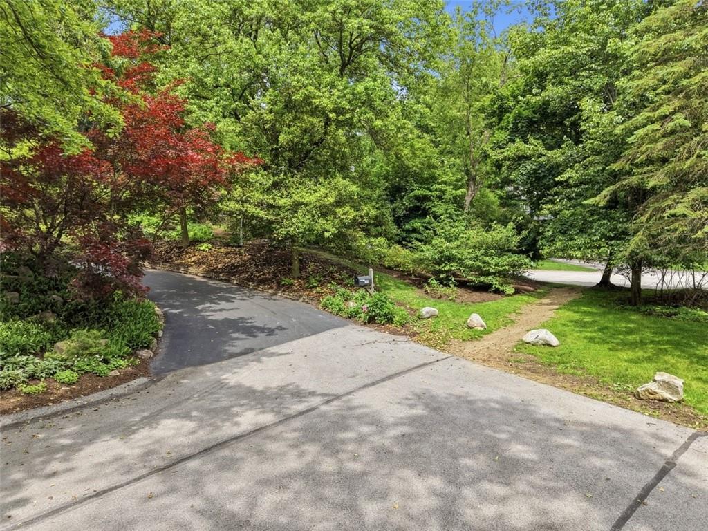 144 Springhouse Lane Pittsburgh, PA 15238 - Photo 48 of 49 Driveway