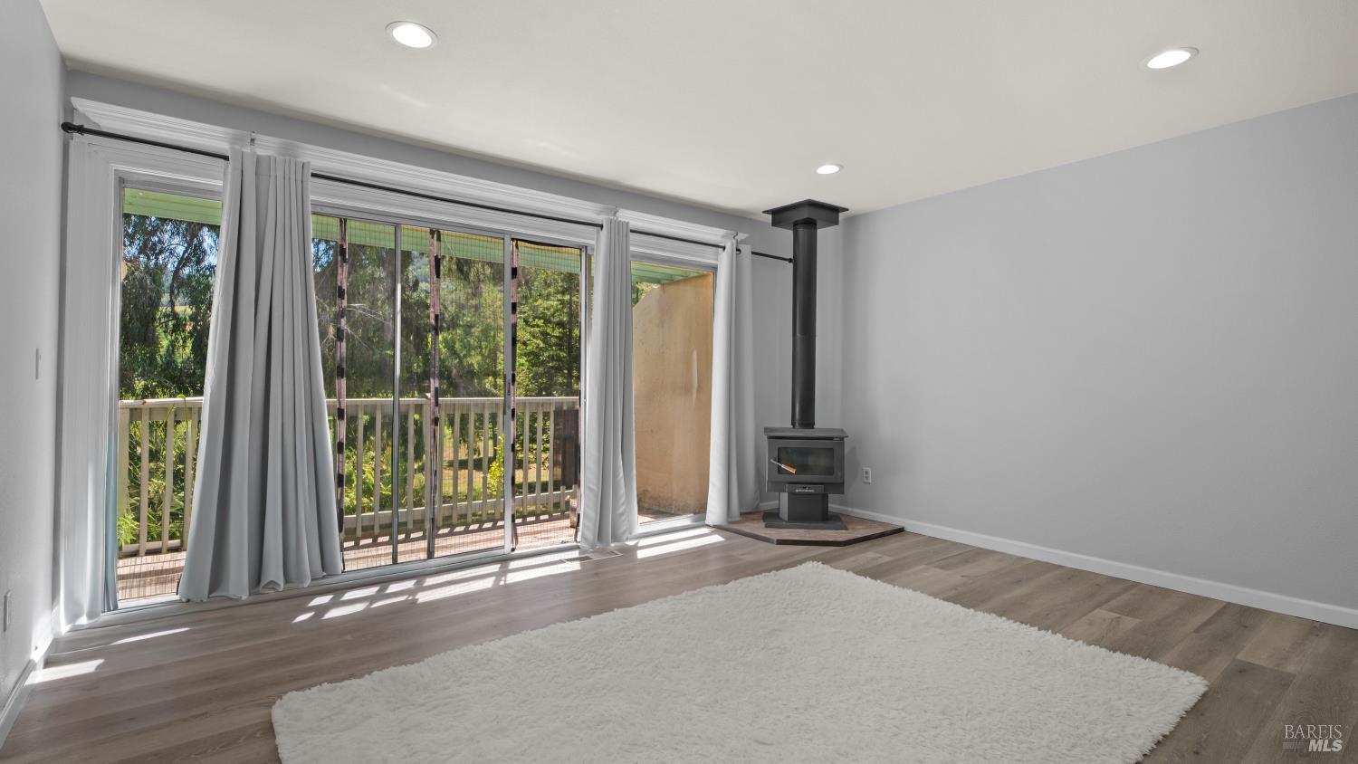 3092 Yulupa Avenue Santa Rosa, CA 95405 - Photo 12 of 33