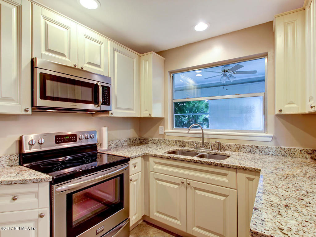6739 E Road Jacksonville, FL 32216 - Photo 13 of 31 Kitchen