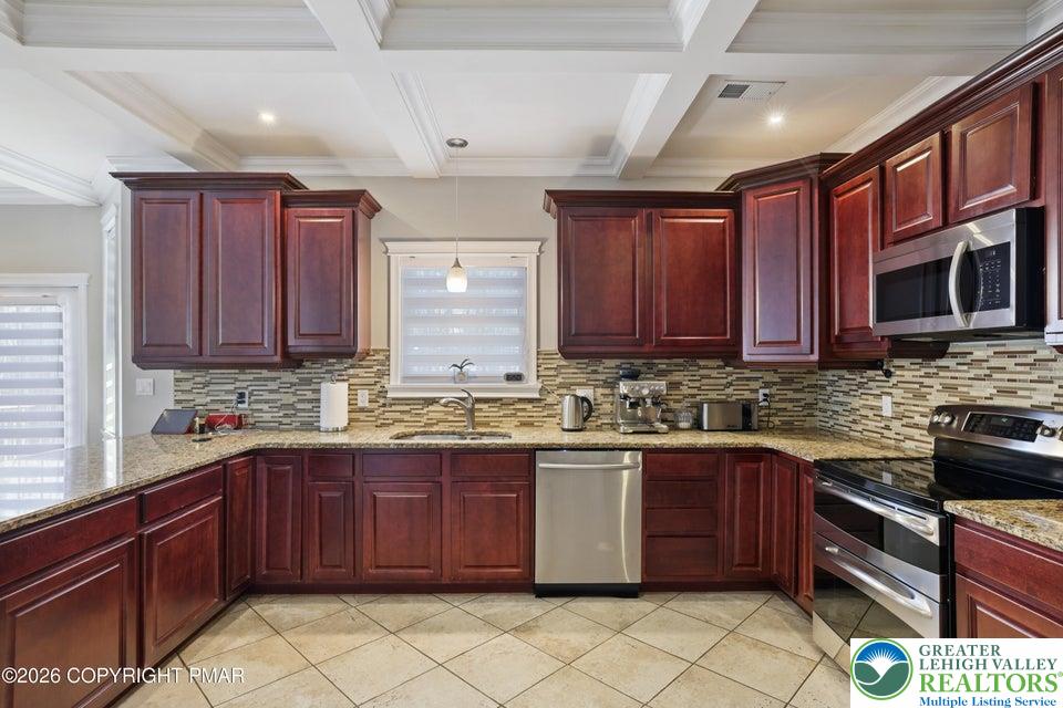 117 Fernwood Road Bushkill, PA 18324 - Photo 16 of 76