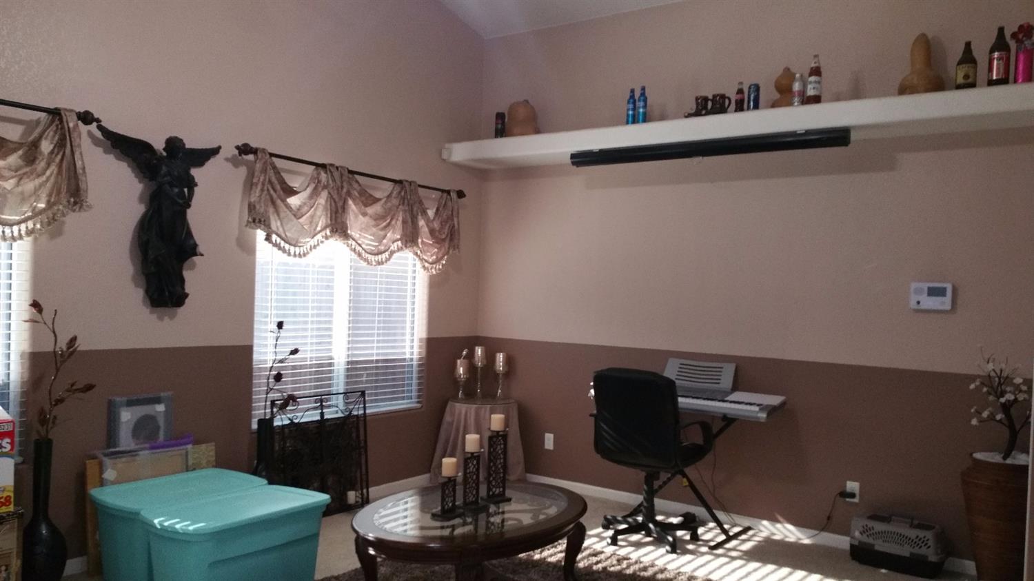 229 East Huntsman Avenue Reedley, CA 93654 - Photo 6 of 13 Gallery Image 6
