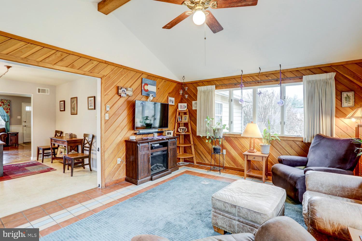 321 Lincoln Road Adamstown, PA 17569 - Photo 14 of 48 Bright & Sunny Family Room