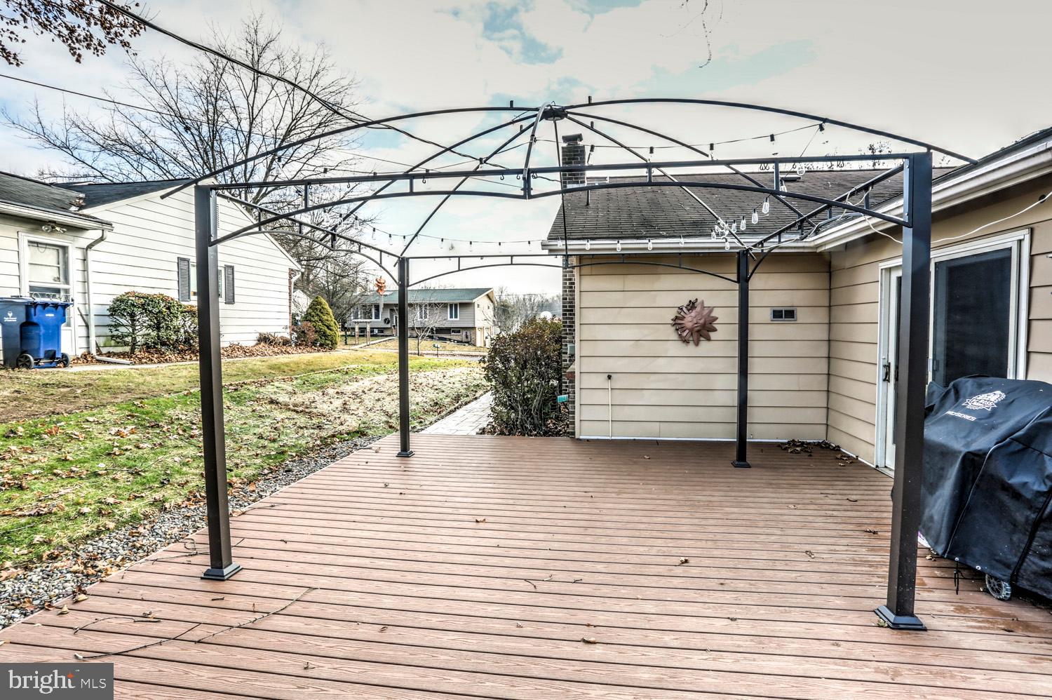 321 Lincoln Road Adamstown, PA 17569 - Photo 45 of 48 New maintenance free 18x25 deck