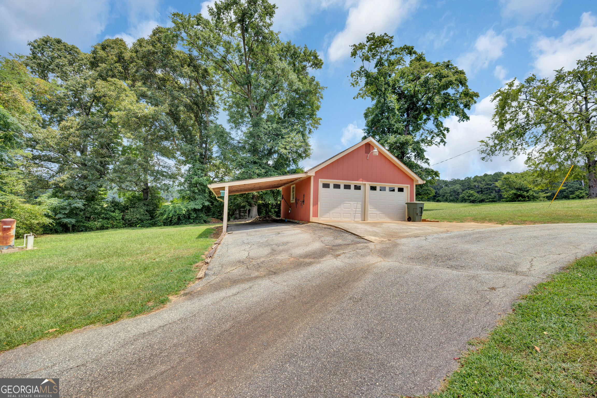135 Bostwick Road Oxford, GA 30054 - Photo 3 of 35