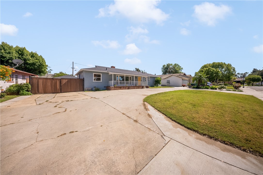 9684 Sharon Avenue Riverside, CA 92503 - Photo 5 of 38