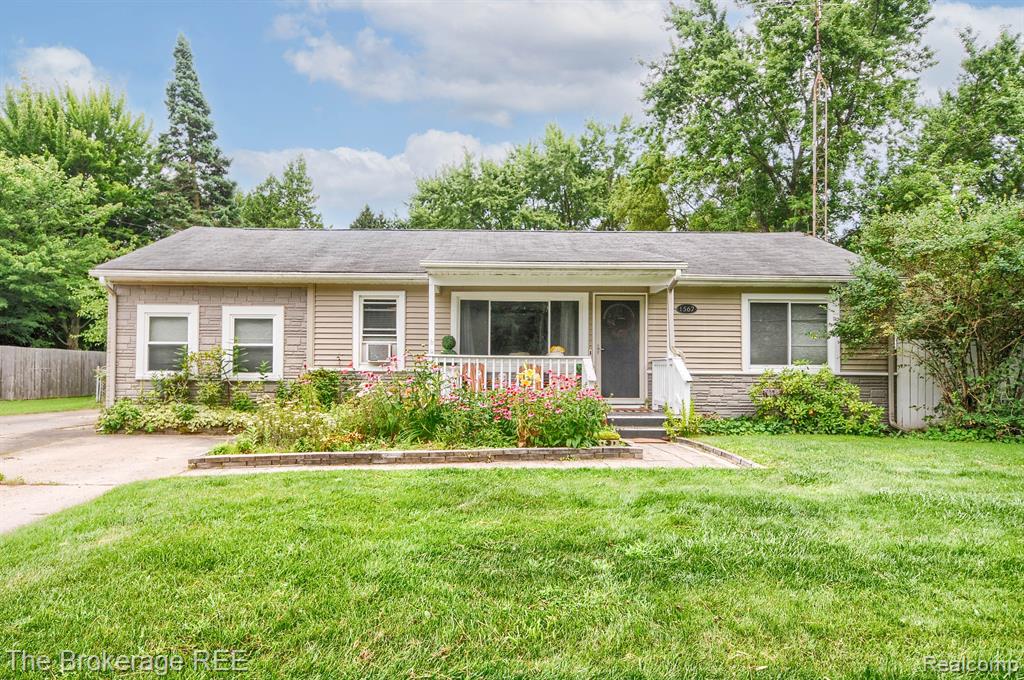 1567 Morgan Road Clio, MI 48420 - Photo 2 of 28