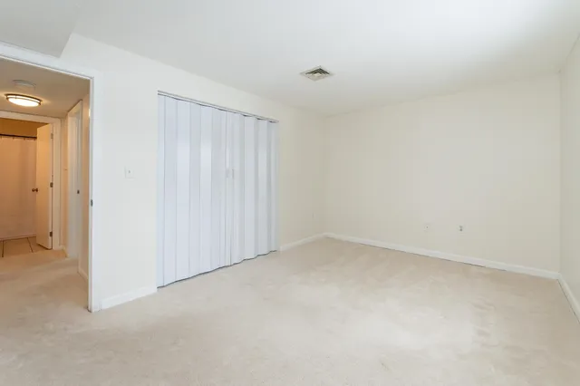 $260,000 | 2 Roedean Drive, Unit 307, Nashua, NH 03063