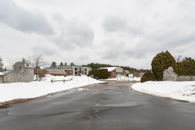 $260,000 | 2 Roedean Drive, Unit 307, Nashua, NH 03063