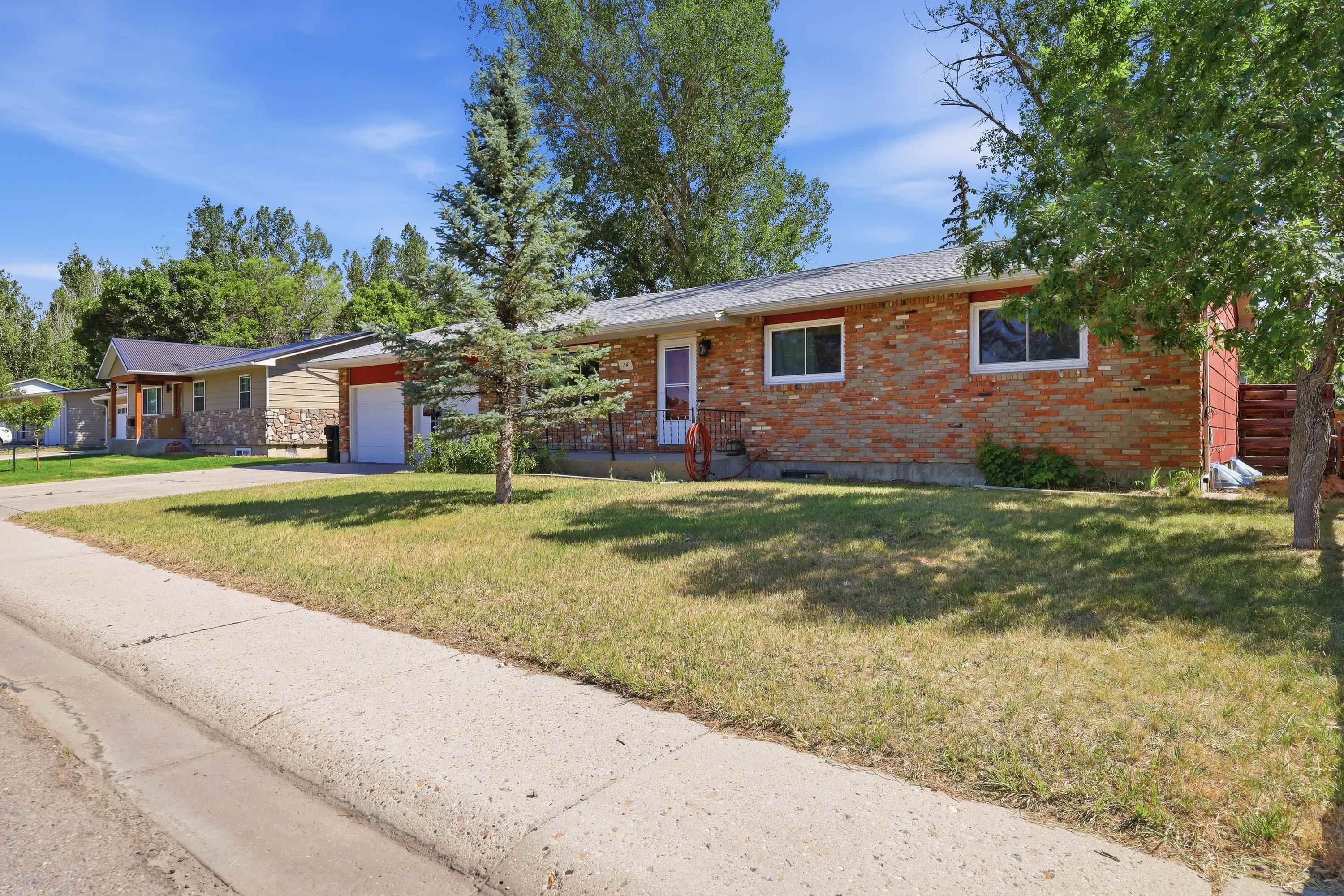 16 Valley Casper Wy Casper, WY 82604 - Photo 2 of 18