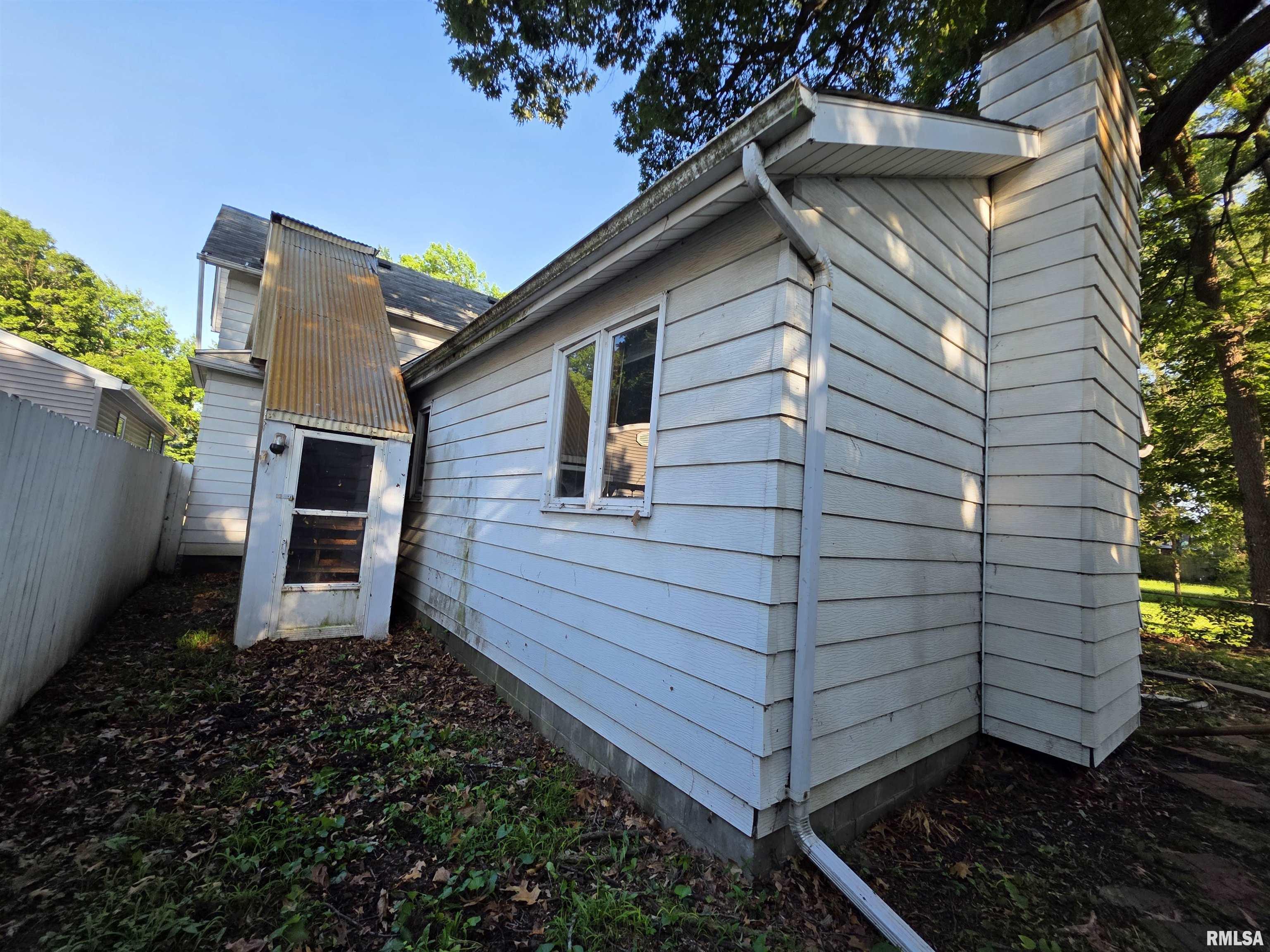 1035 North 6th Street Springfield, IL 62702 - Photo 4 of 7