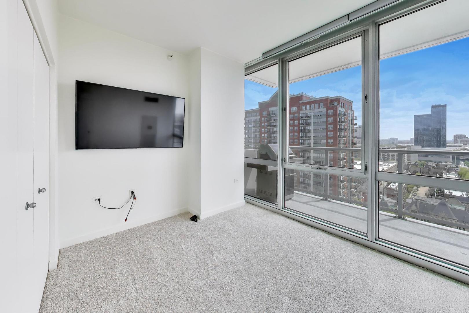 1629 South Prairie Avenue, Unit 1806 Chicago, IL 60616 - Photo 13 of 27 a view of a livingroom with furniture