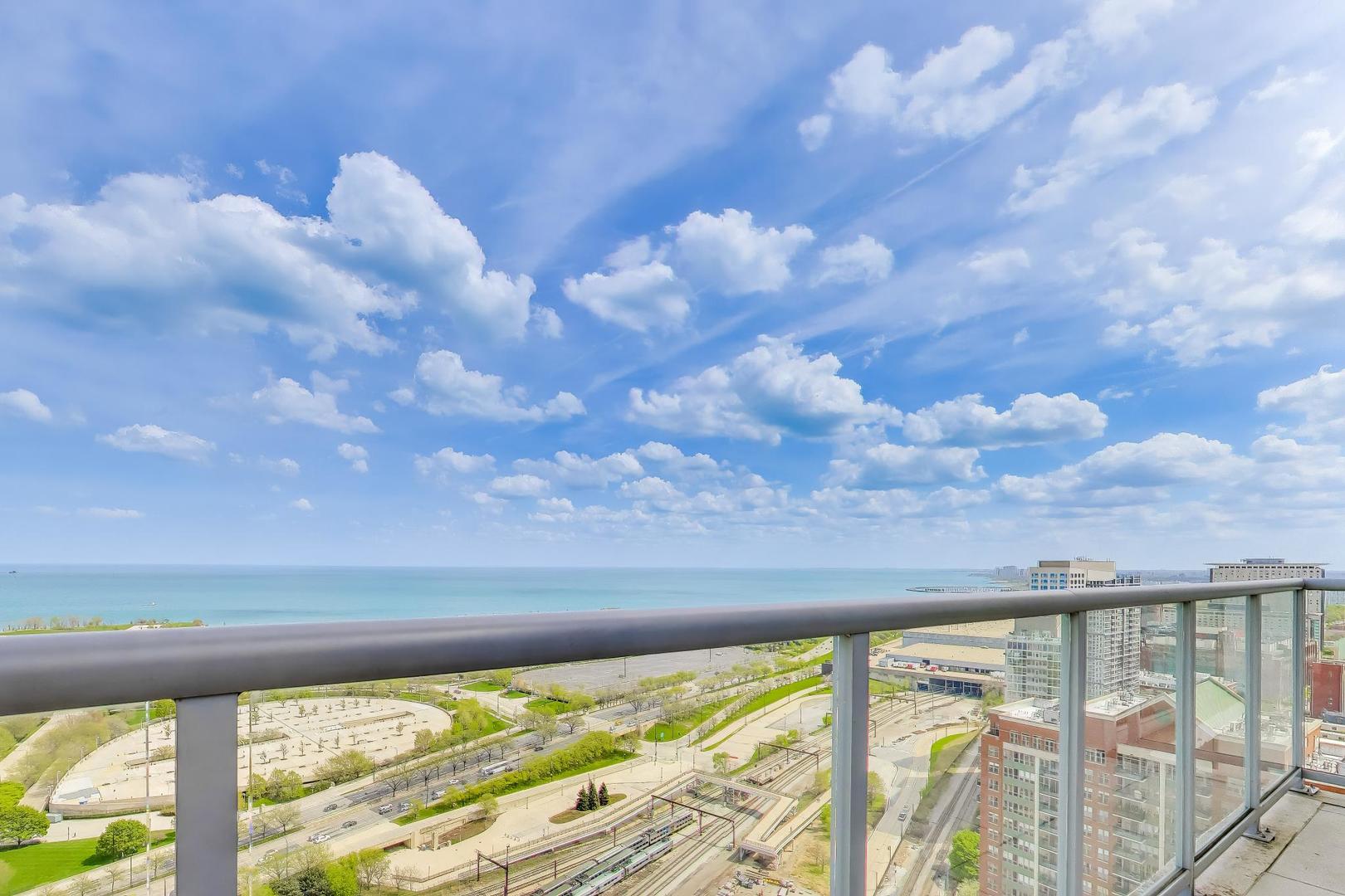 1629 South Prairie Avenue, Unit 1806 Chicago, IL 60616 - Photo 22 of 27 a view of ocean