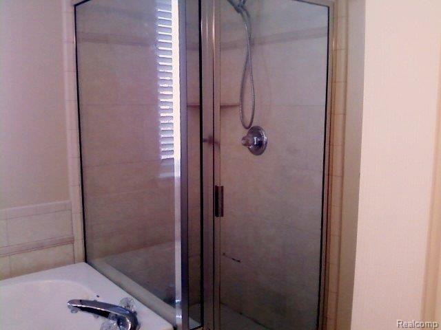 48180 Buell Road Macomb, MI 48044 - Photo 7 of 11 buellmastershower