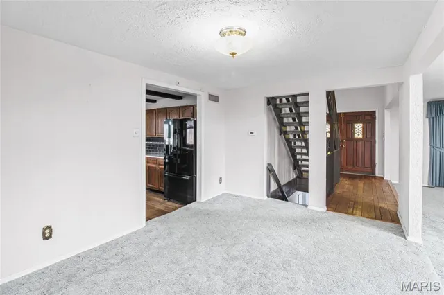 $395,000 | 2796 Brandenberg Lane, St. Louis, MO 63129