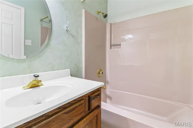 $395,000 | 2796 Brandenberg Lane, St. Louis, MO 63129