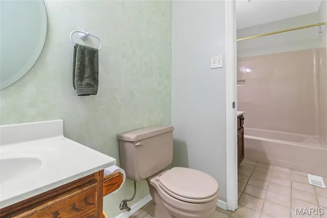 $395,000 | 2796 Brandenberg Lane, St. Louis, MO 63129