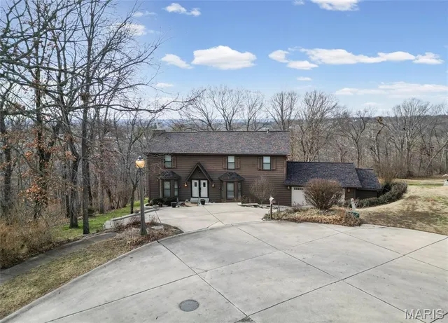 $395,000 | 2796 Brandenberg Lane, St. Louis, MO 63129