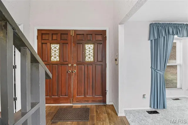 $395,000 | 2796 Brandenberg Lane, St. Louis, MO 63129