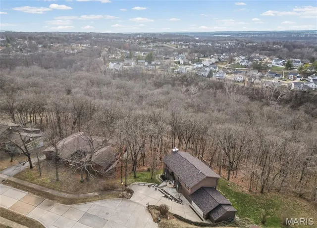 $395,000 | 2796 Brandenberg Lane, St. Louis, MO 63129