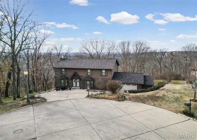 $395,000 | 2796 Brandenberg Lane, St. Louis, MO 63129