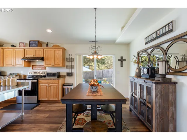 $479,000 | 530 Tanglewood Street, Sutherlin, OR 97479