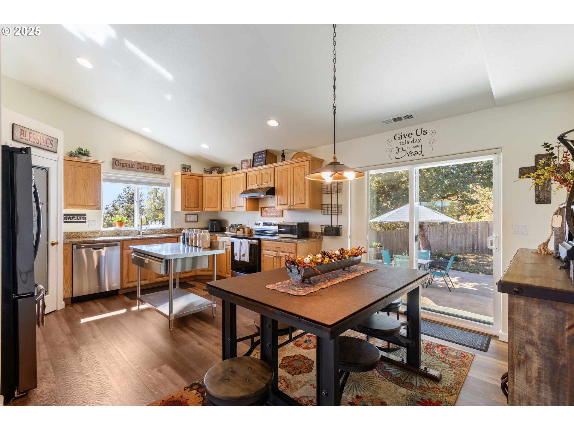 530 Tanglewood Street Sutherlin, OR 97479 - Photo 12 of 47