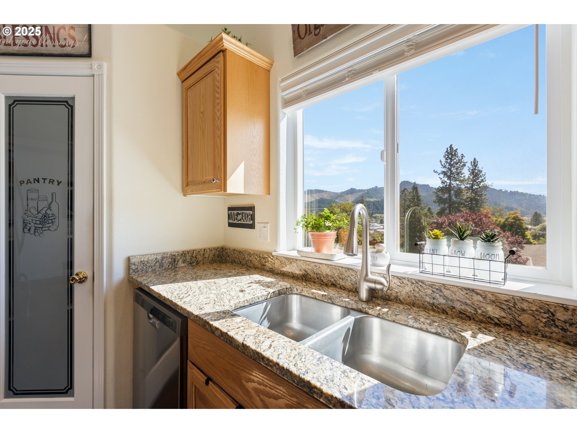 530 Tanglewood Street Sutherlin, OR 97479 - Photo 18 of 47