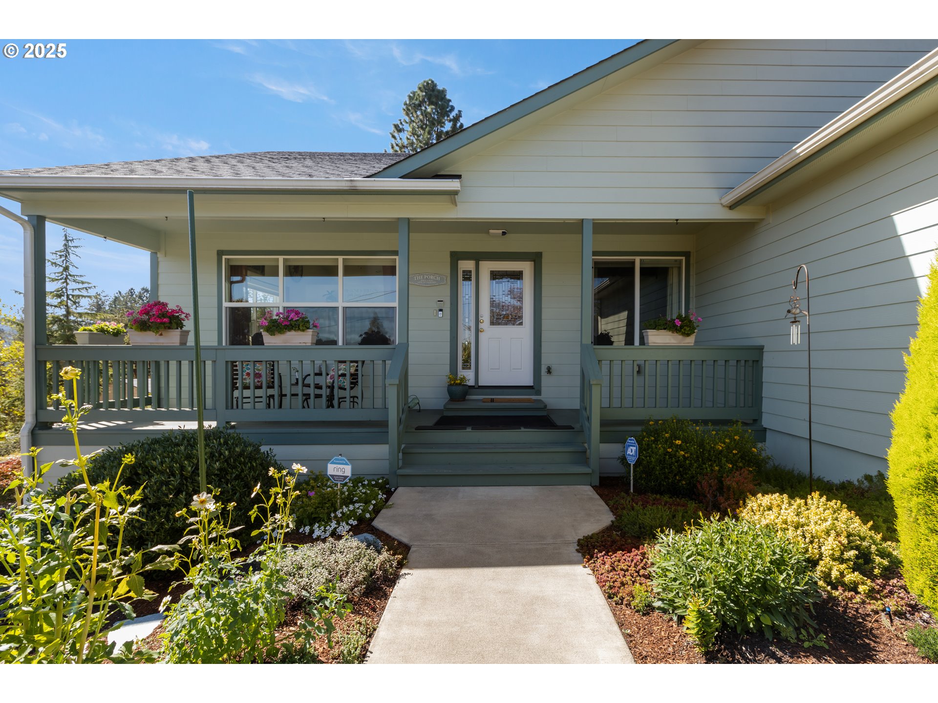 530 Tanglewood Street Sutherlin, OR 97479 - Photo 3 of 47