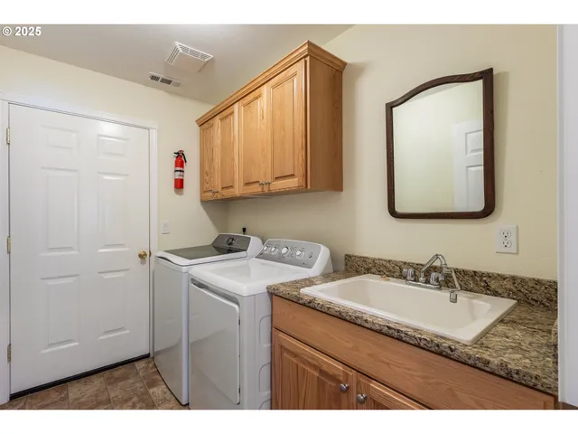 $479,000 | 530 Tanglewood Street, Sutherlin, OR 97479