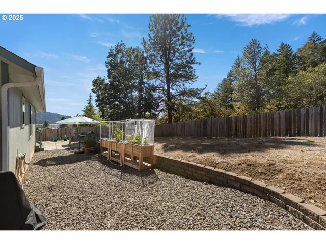 $479,000 | 530 Tanglewood Street, Sutherlin, OR 97479