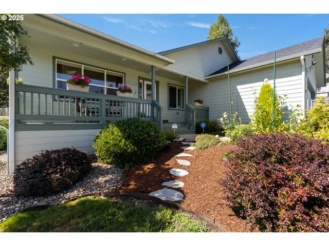 $479,000 | 530 Tanglewood Street, Sutherlin, OR 97479