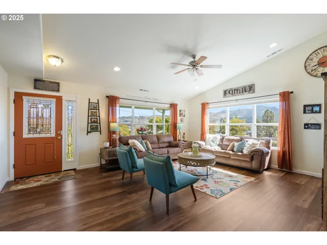 $479,000 | 530 Tanglewood Street, Sutherlin, OR 97479