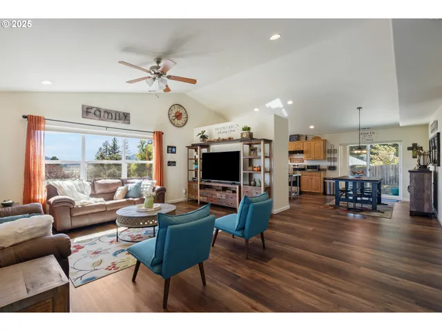 $479,000 | 530 Tanglewood Street, Sutherlin, OR 97479