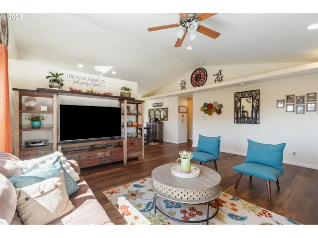 $479,000 | 530 Tanglewood Street, Sutherlin, OR 97479