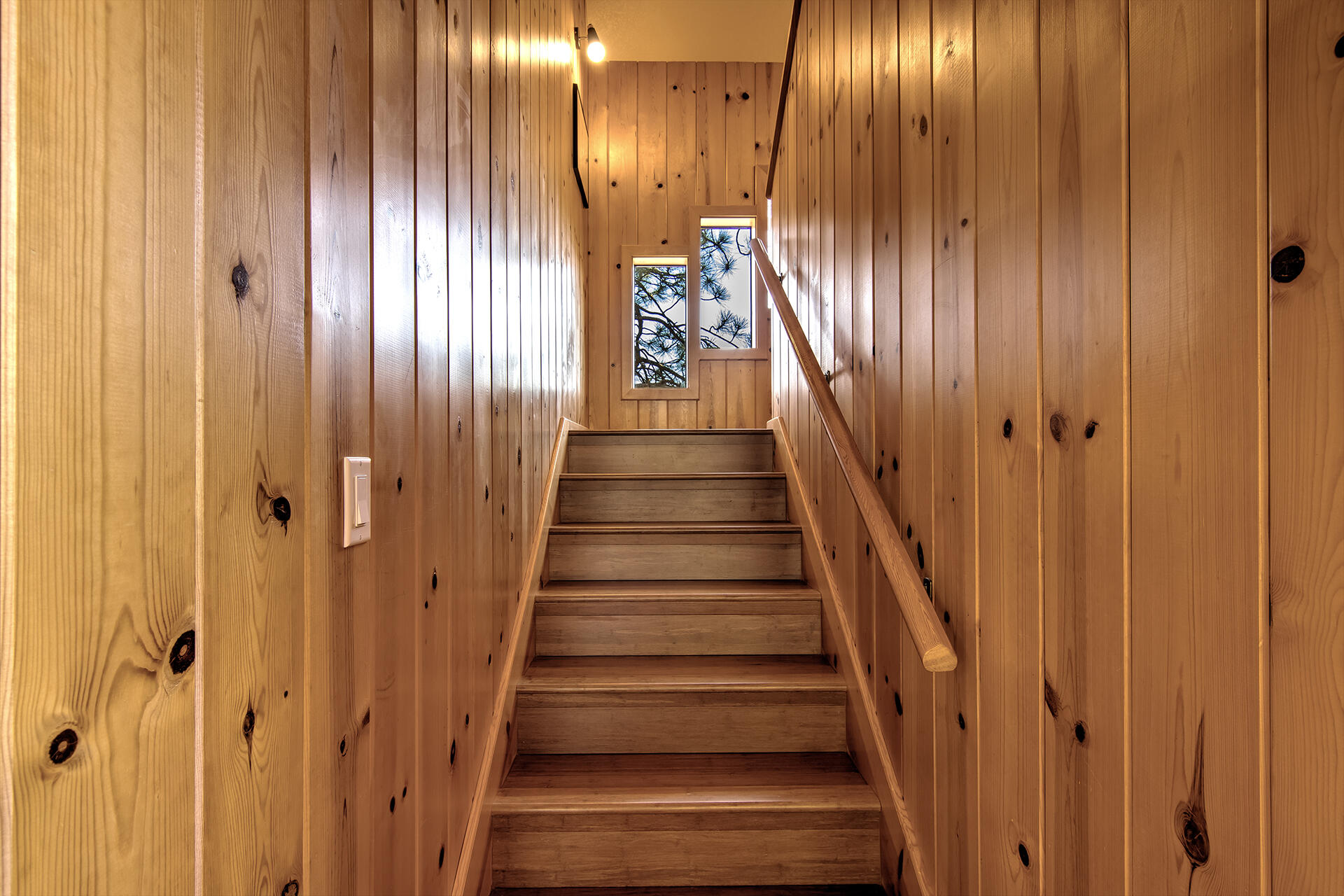 55540 Howland Road Idyllwild, CA 92549 - Photo 20 of 76 a view of a hallway with wooden floor and entryway