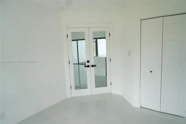 a bathroom with a bath tub