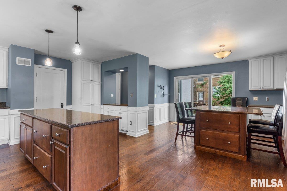 1325 South Bates Avenue Springfield, IL 62704 - Photo 14 of 55