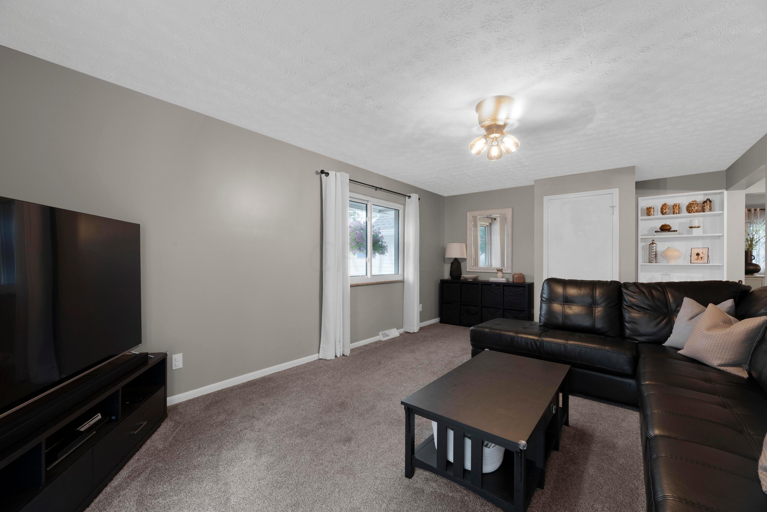 3155 Whitehead Road Columbus, OH 43204 - Photo 17 of 49 MAR_5671