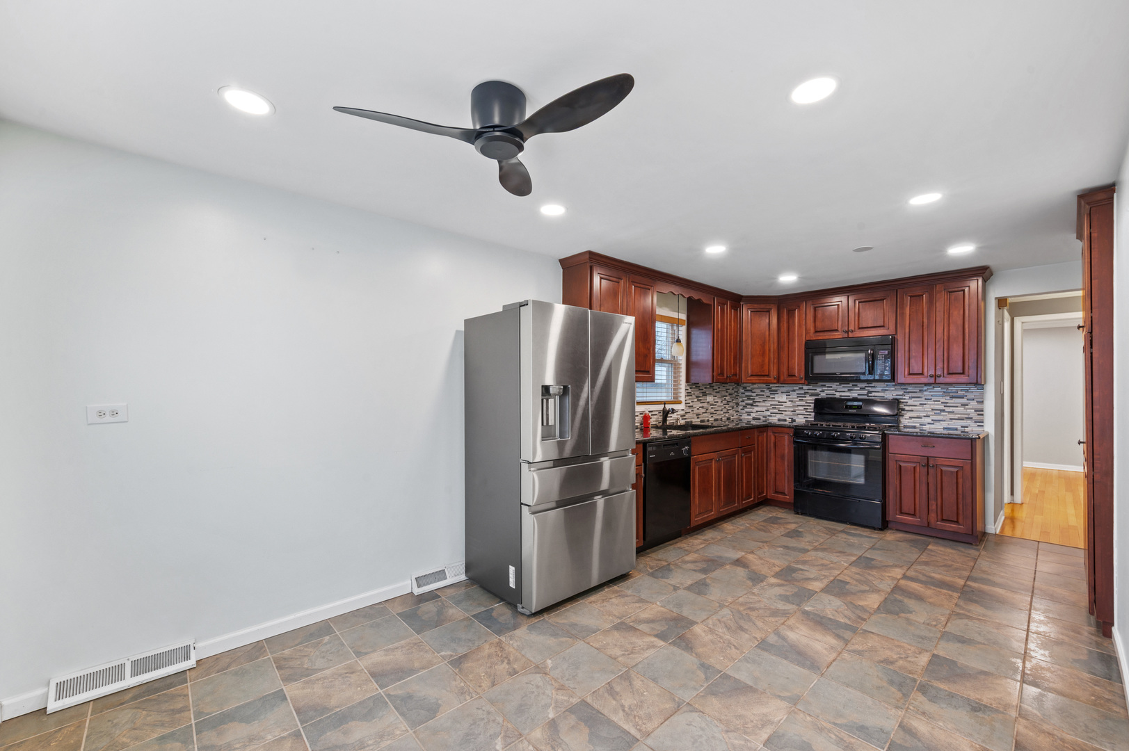 12943 South Manistee Avenue Chicago, IL 60633 - Photo 18 of 30