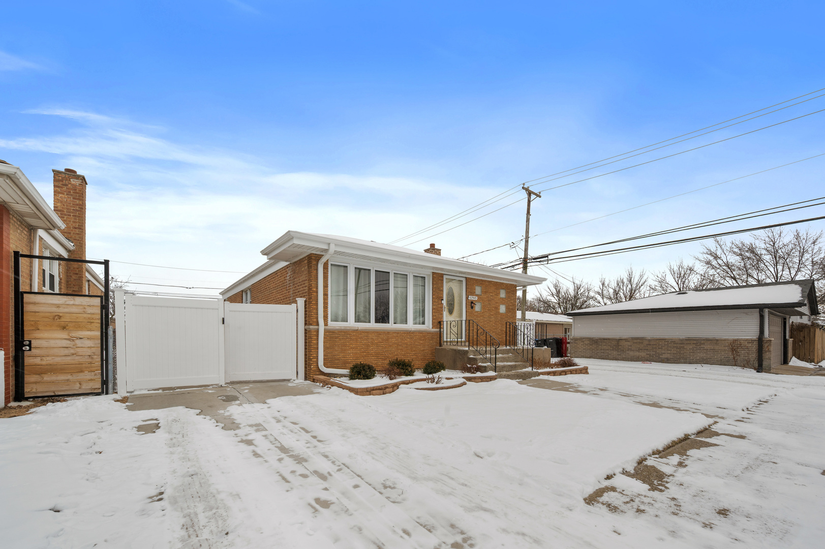 12943 South Manistee Avenue Chicago, IL 60633 - Photo 2 of 30