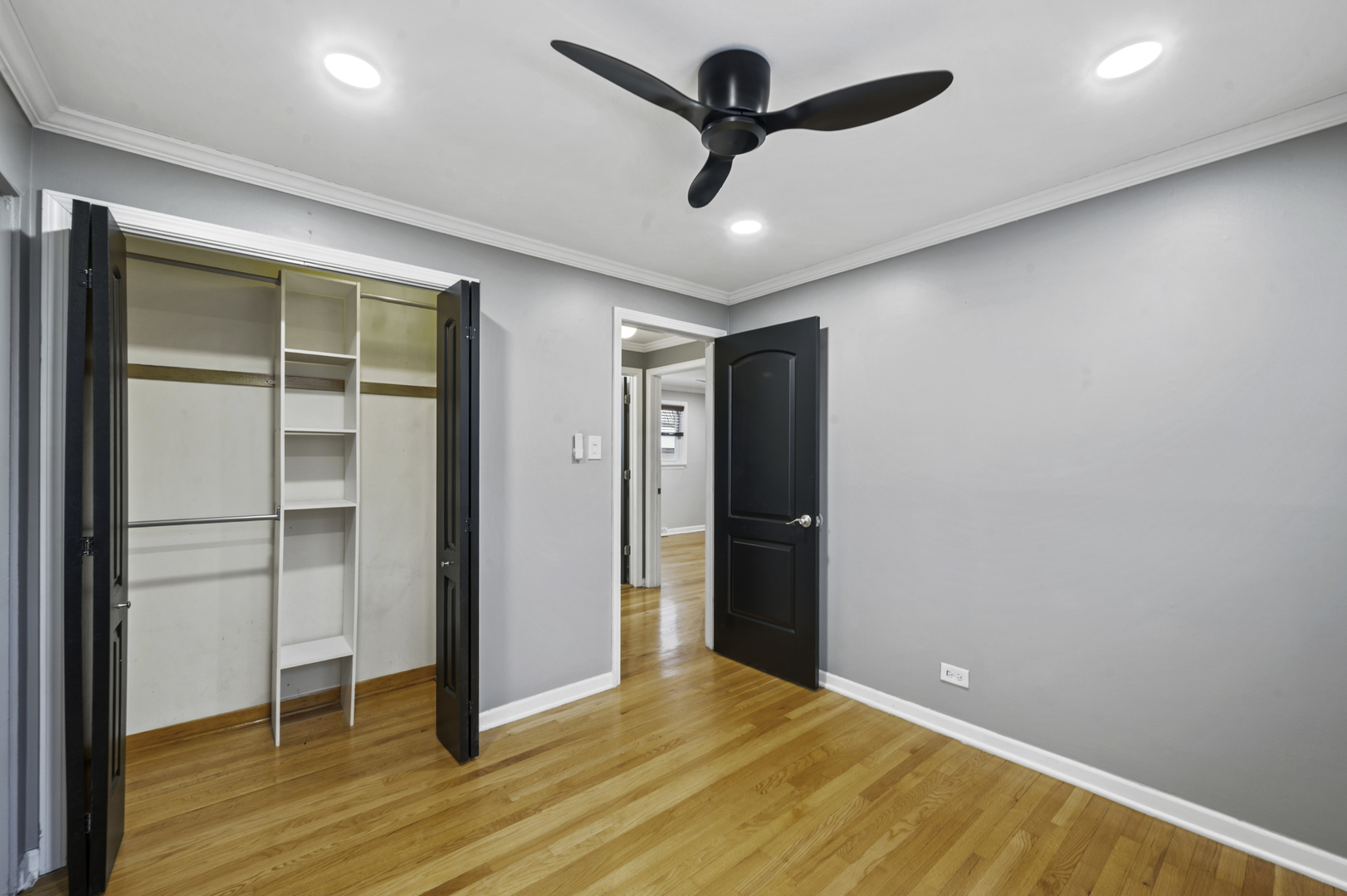 12943 South Manistee Avenue Chicago, IL 60633 - Photo 10 of 30