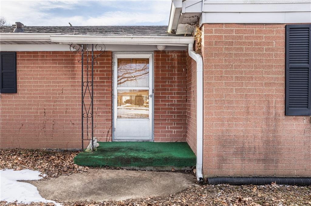 95 East Roberts Road Indianapolis, IN 46227 - Photo 4 of 26 Gallery Image 4
