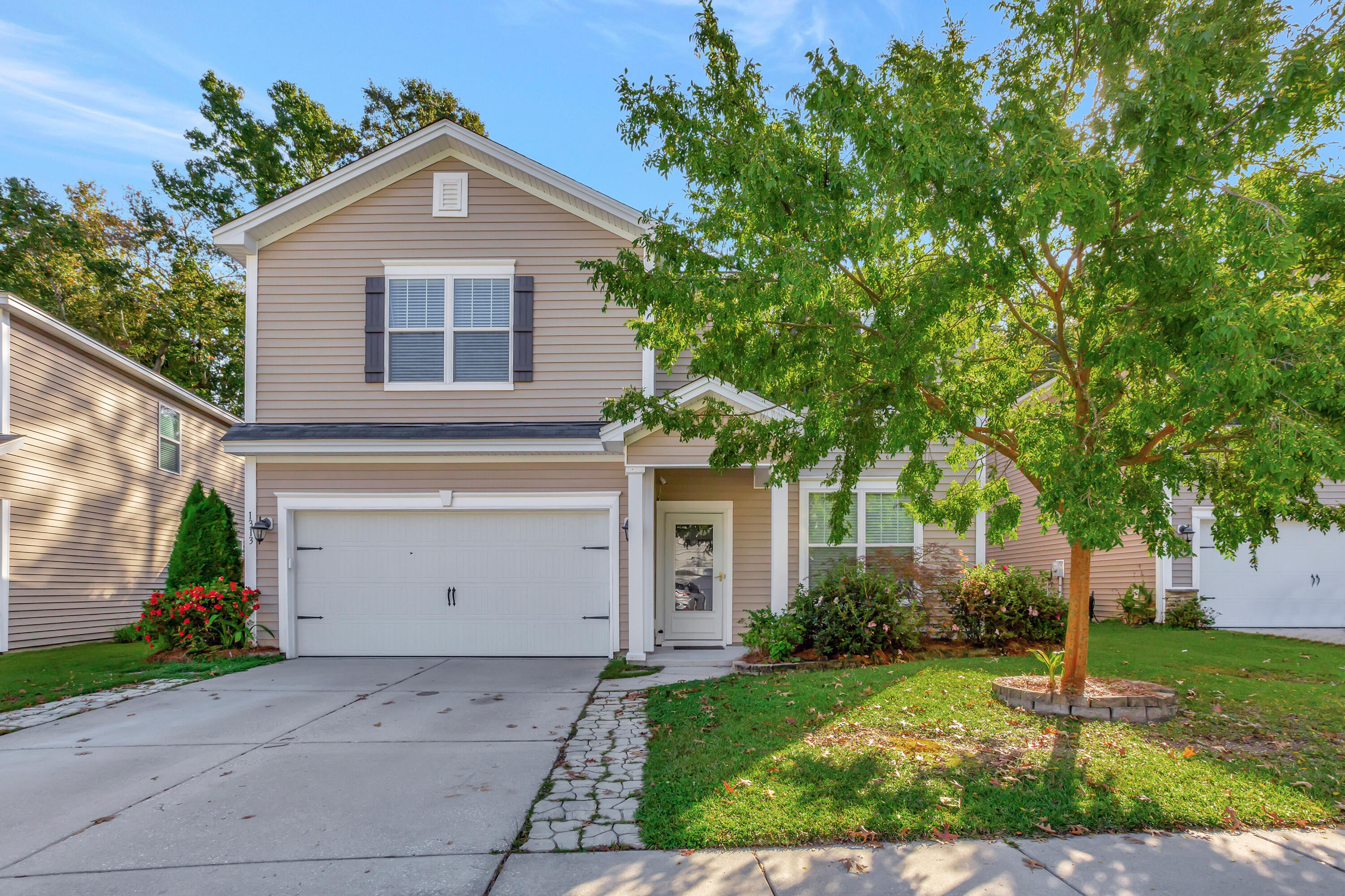 1313 Merchant Court Mount Pleasant, SC 29466 - Photo 3 of 30 296A4152
