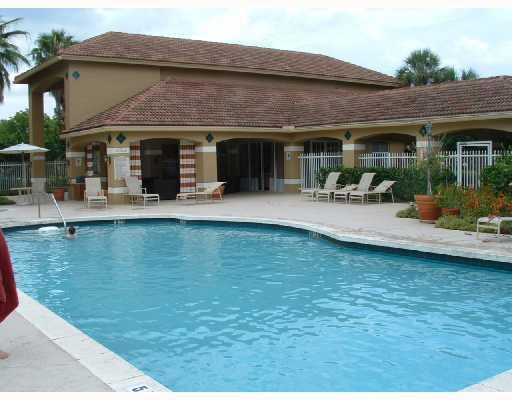 450 South Park Road, Unit 5206 Hollywood, FL 33021 - Photo 11 of 14 Exterior Front